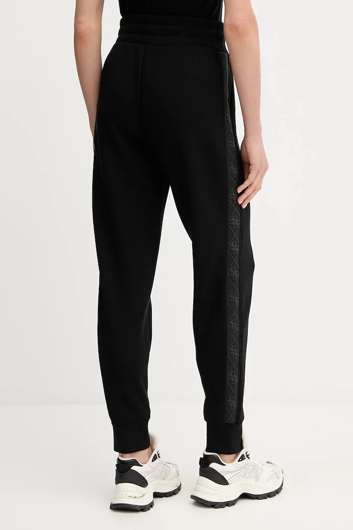 GUESS Спортен панталон NEW VICTOIRE в черно с апликация W5YB11 KBYE2