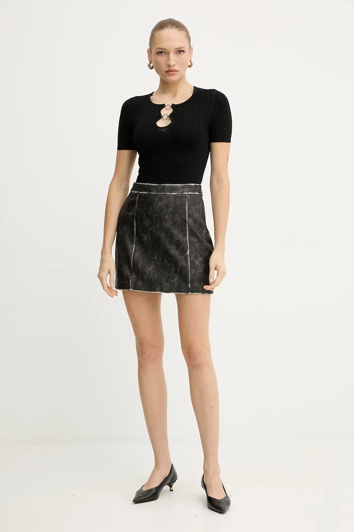 GUESS Тениска HELENA дамска в черно W5YR16 Z3OV0