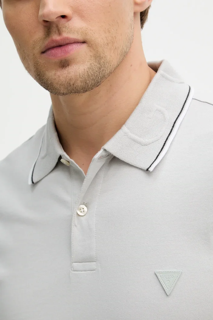 GUESS Тениска с яка NOLAN в сиво с изчистен дизайн M6RP66 J1314