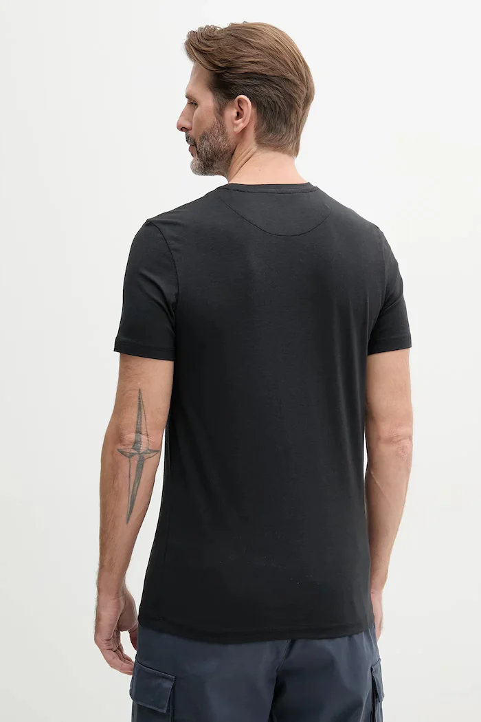 GUESS Тениска в черно с апликация U5GM30 KCPZ1