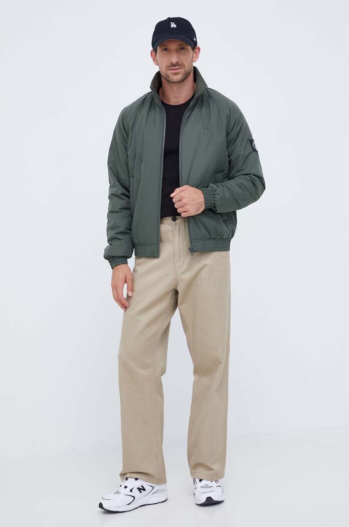 GUESS Тениска в черно с изчистен дизайн M2YI24 J1314