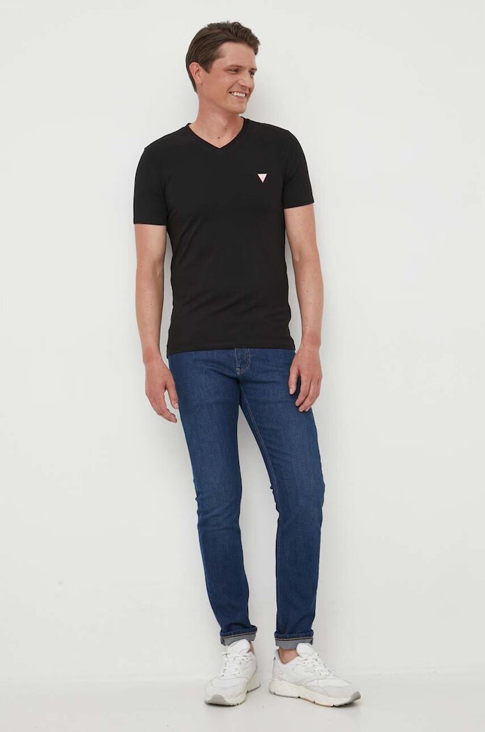 GUESS Тениска в черно с изчистен дизайн M2YI32 J1314