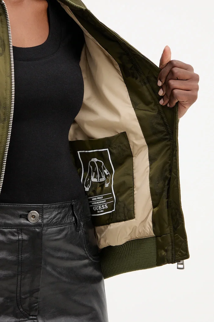 GUESS Яке бомбър PHILOMENE в зелено зимен модел W5YL08 WHDK2