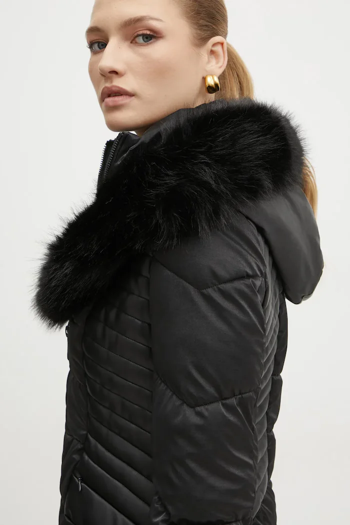 GUESS Яке OXANA в черно зимен модел W4BL61 WGLZ0