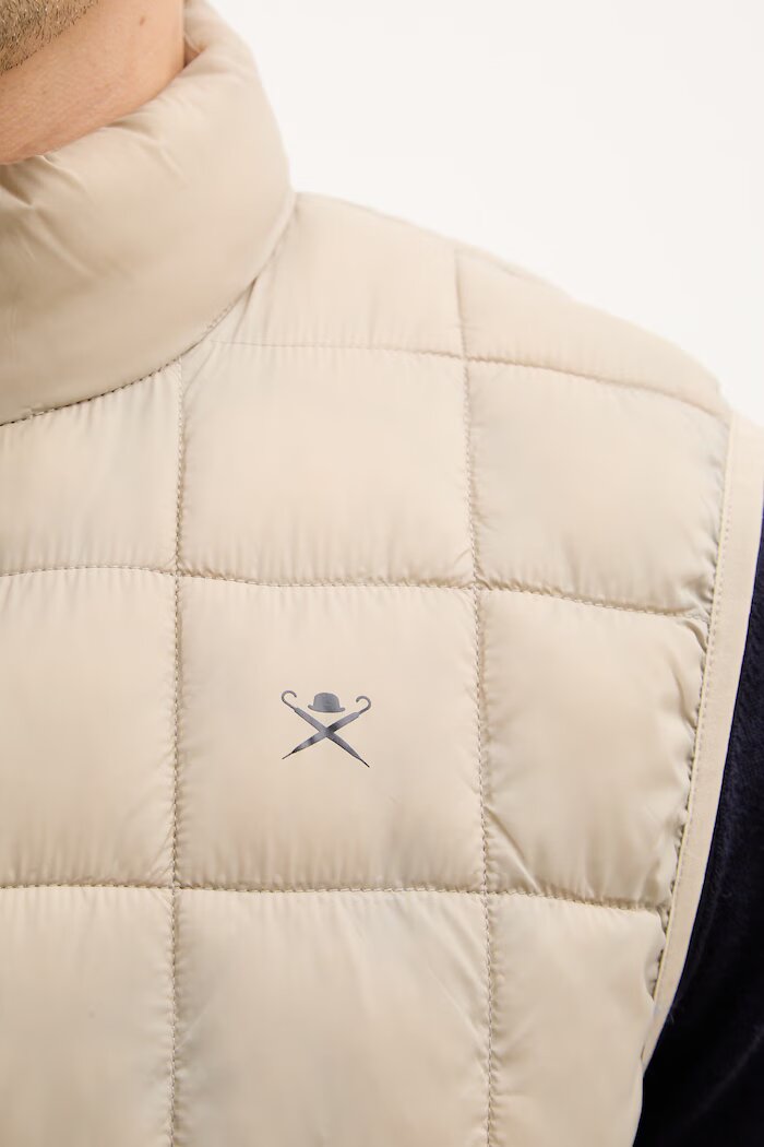 Hackett London Елек в бежово преходен модел HM4000089