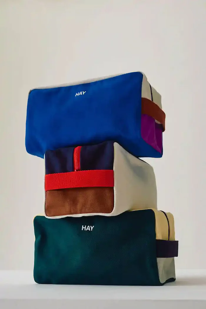 HAY Козметична чанта Multi Wash Bag M/26 x 14 x 14 cm в тъмносиньо