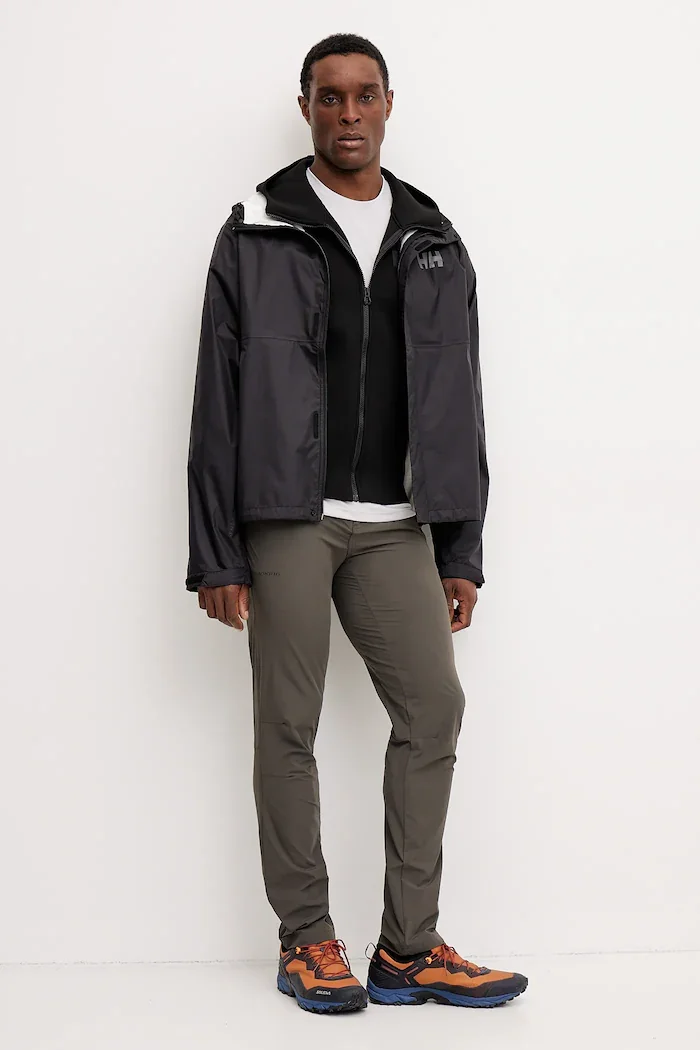 Helly Hansen Спортен суичър Hydropower Ocean 2.0 в черно с качулка с изчистен дизайн 34264.