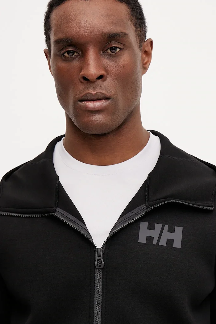 Helly Hansen Спортен суичър Hydropower Ocean 2.0 в черно с качулка с изчистен дизайн 34264.