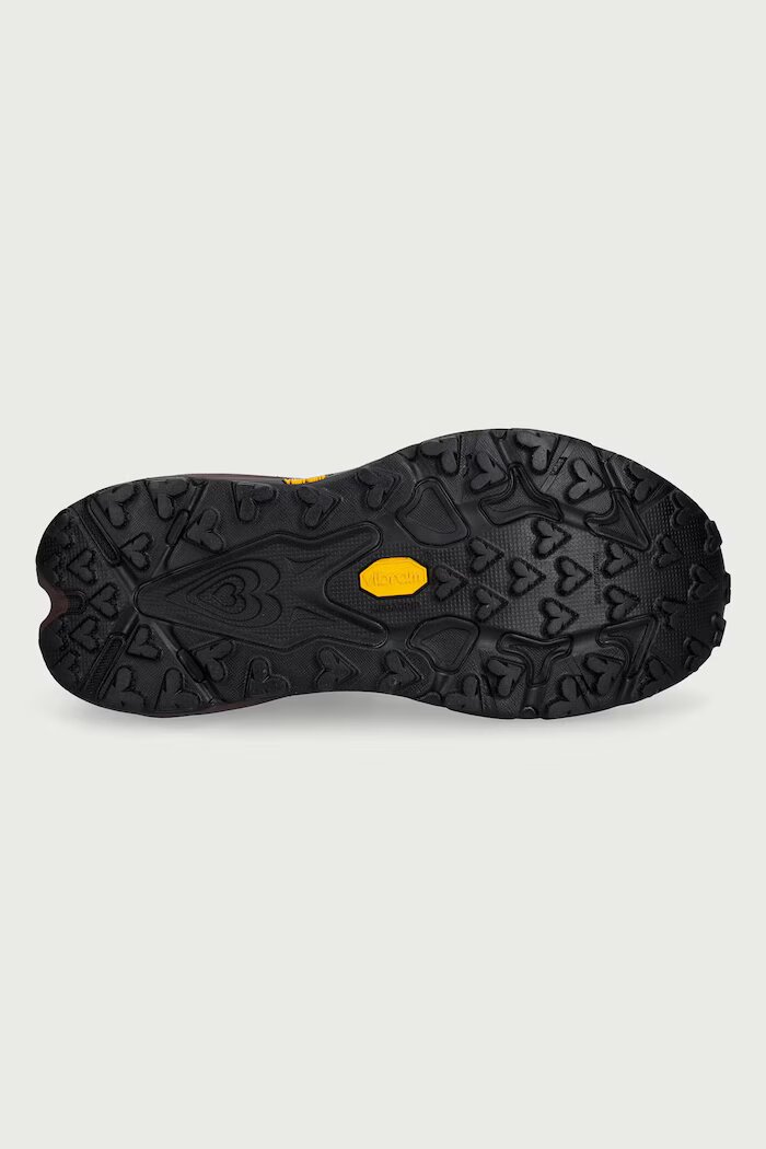 Hoka обувки за бягане дамски Speedgoat 7 GTX кафяви 1176677