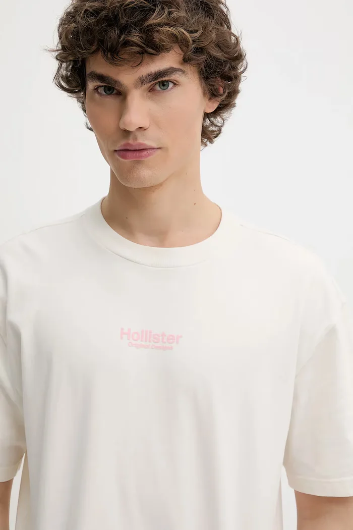 Hollister Co. Памучна тениска в бежово с апликация KI323-5007