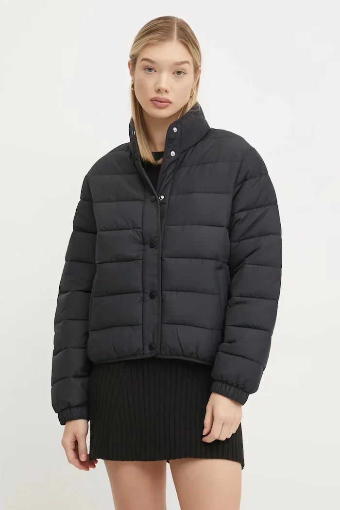 Hollister Co. Яке в черно преходен модел KI344-4102