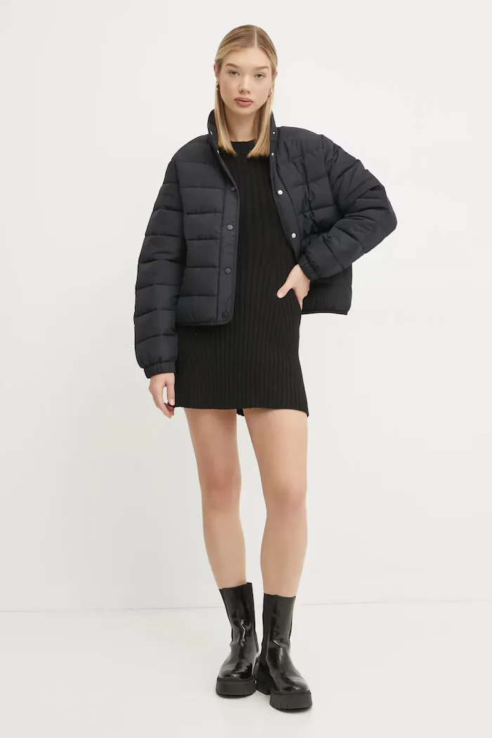 Hollister Co. Яке в черно преходен модел KI344-4102