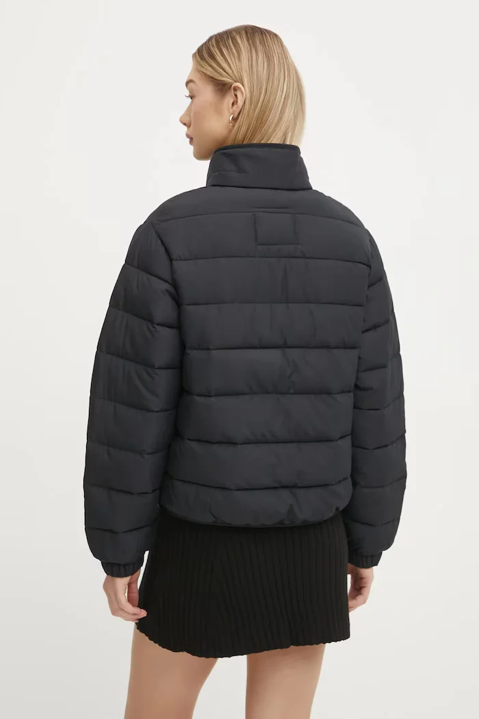 Hollister Co. Яке в черно преходен модел KI344-4102