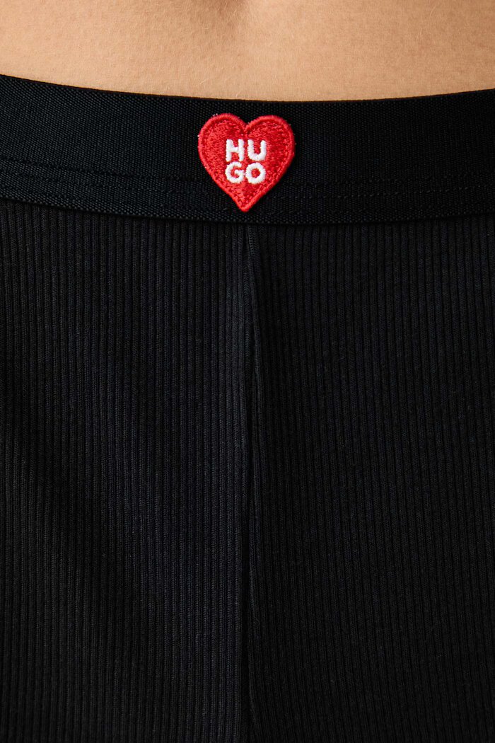 HUGO късо долнище на пижама дамско от модал HEART SHORTS черно 50566638