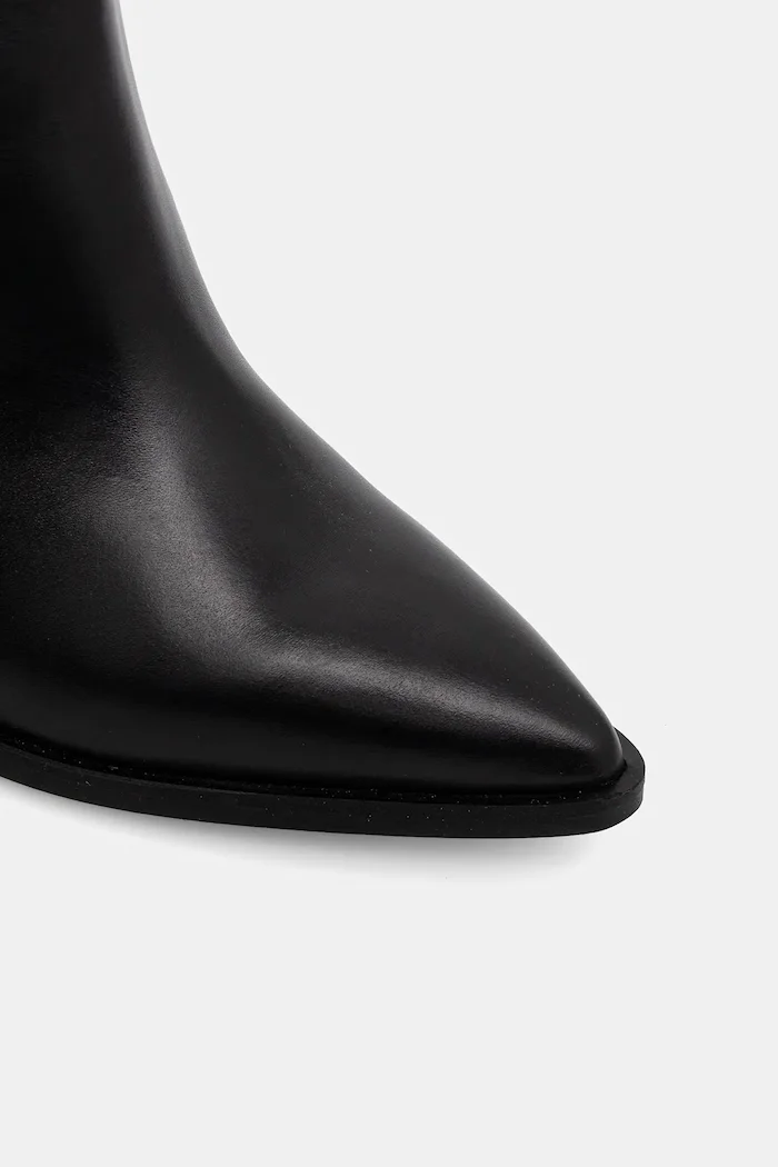 Jonak Кожени ботуши PECHE CUIR в черно с дебел ток 3700034