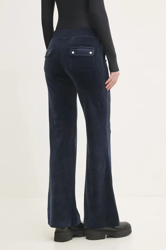 Juicy Couture Кадифен спортен панталон LAYLA POCKET LR в тъмносиньо с изчистен дизайн JCSEBJ001