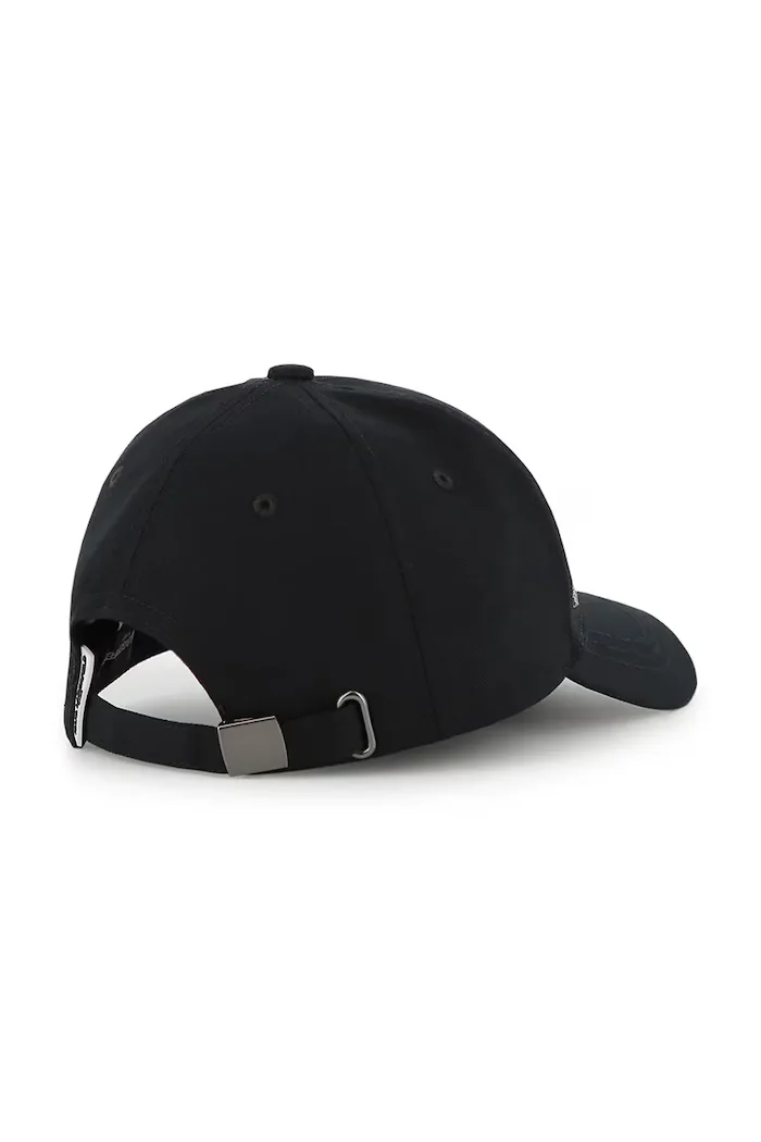Karl Lagerfeld Детска памучна шапка с козирка в черно Z31197