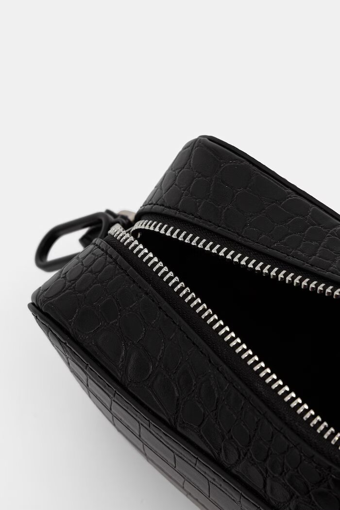 KARL LAGERFELD JEANS чанта crossbody дамска от имитация на кожа черна B3W30287
