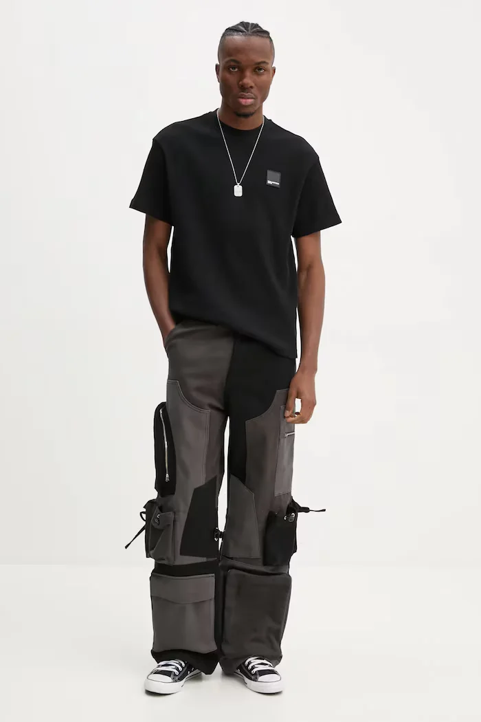 KARL LAGERFELD JEANS Памучна тениска в черно с апликация A1M17049