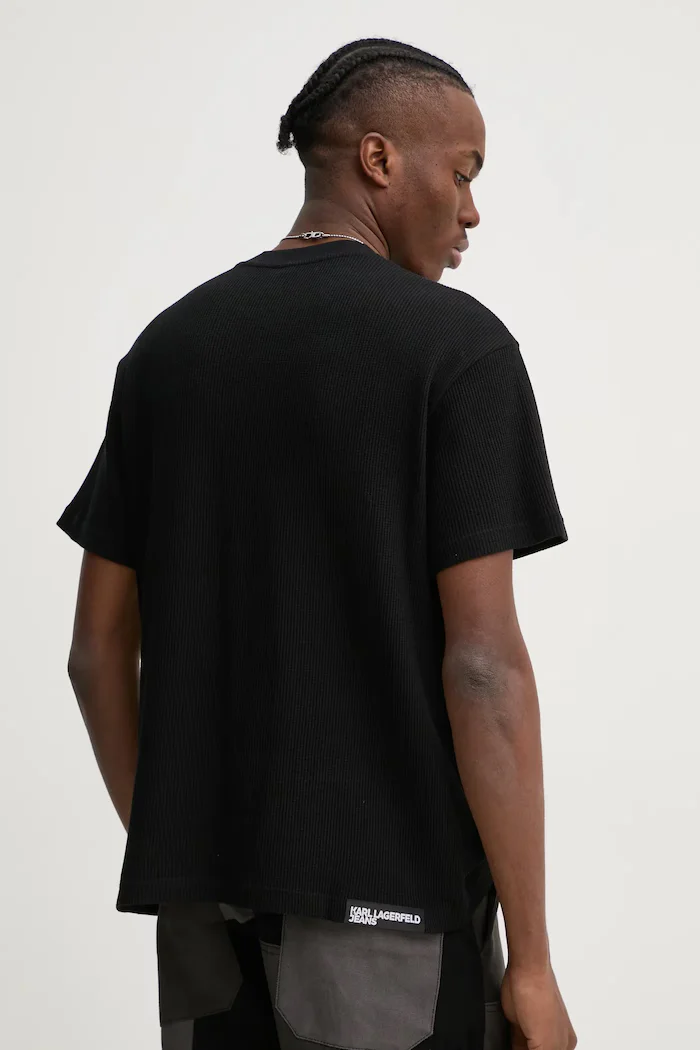 KARL LAGERFELD JEANS Памучна тениска в черно с апликация A1M17049