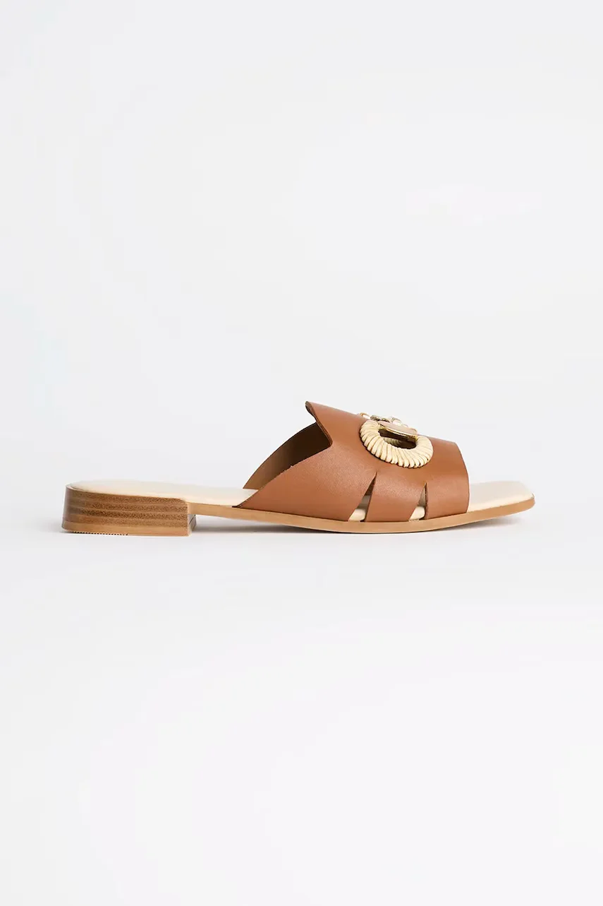 Karl Lagerfeld Кожени чехли PETALO BROOCH SLIDE