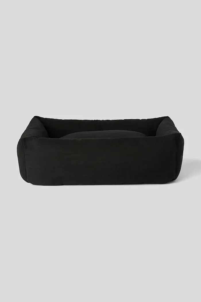 Karl Lagerfeld Легло за домашен любимец Ikon в черно A1W42043