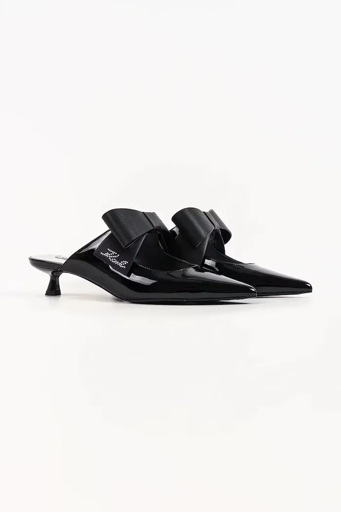 Karl Lagerfeld обувки с ток от кожа Pasha черни KL30106