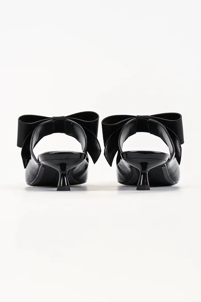 Karl Lagerfeld обувки с ток от кожа Pasha черни KL30106