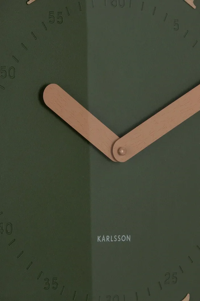 Karlsson Стенен часовник Amena 40 cm в зелено