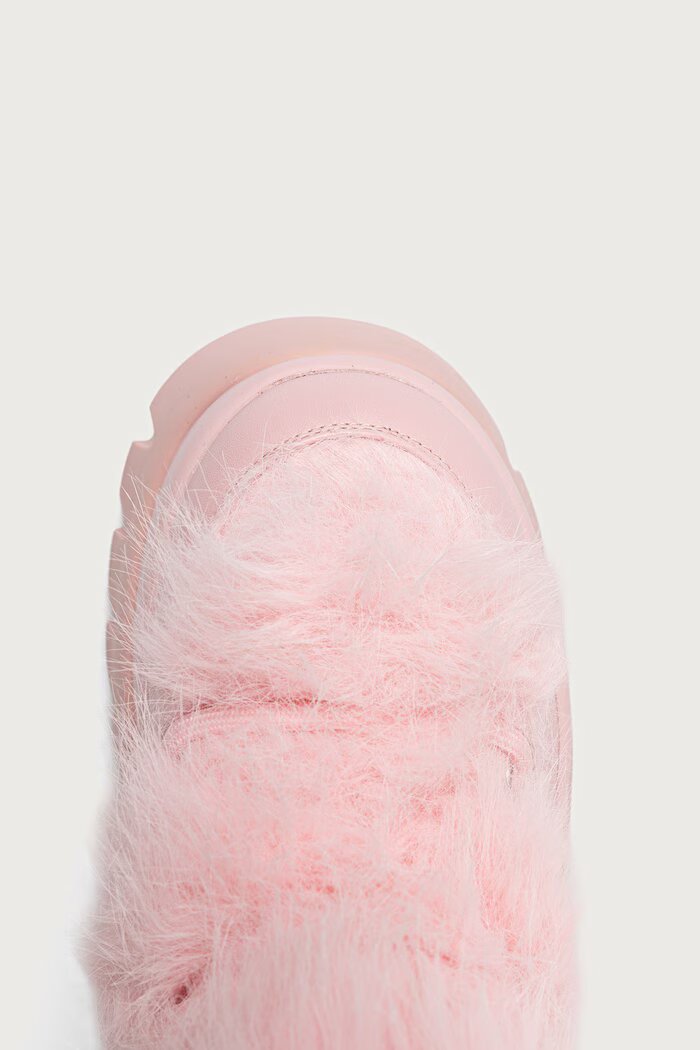Koi Footwear боти дамски Sasquatch Fluffy Snow Boots розови Kawaii Sasquatch