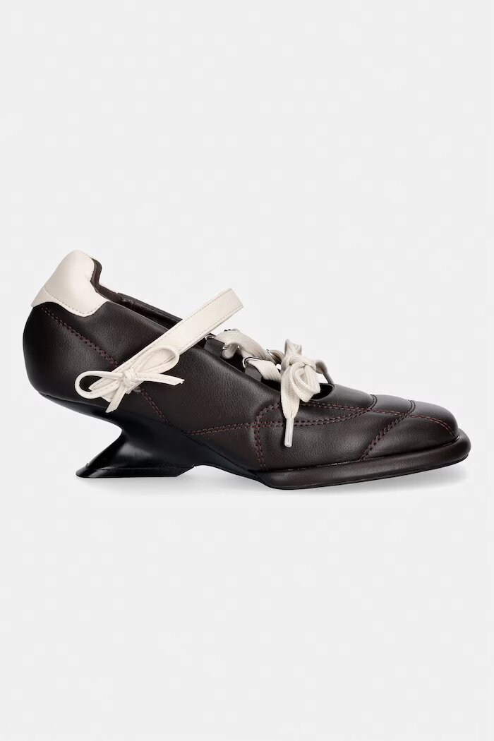 Koi Footwear обувки с дебел ток със скосена пларформа Adria Padded Kitten Heel кафяви Adria Padded Kitten Heel