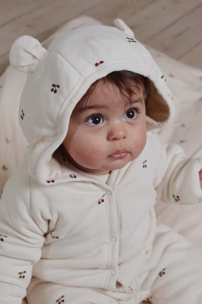Konges Sløjd Бебешки памучен къс гащеризон NEWBORN ONESIE WITH HOOD