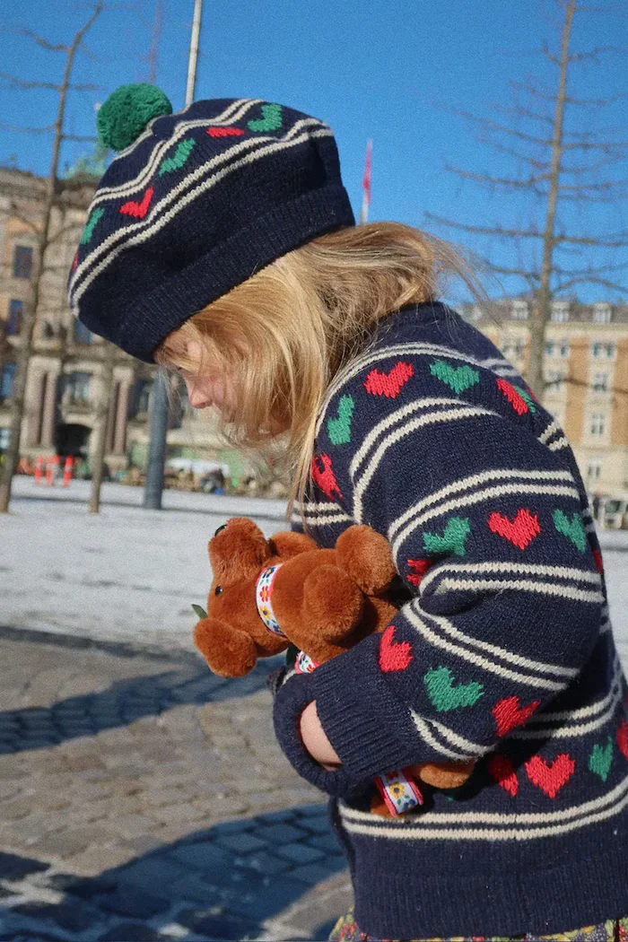 Konges Sløjd Детска жилетка с въ;на BELOU KNIT CARDIGAN в тъмносиньо KS104225