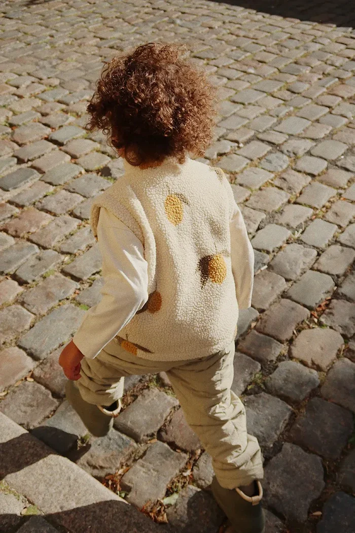 Konges Sløjd Детски елек JODY TEDDY VEST GRS в бежово KS103481