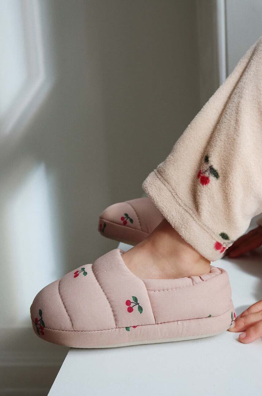 Konges Sløjd Детски пантофи GLOBE FOOTIES