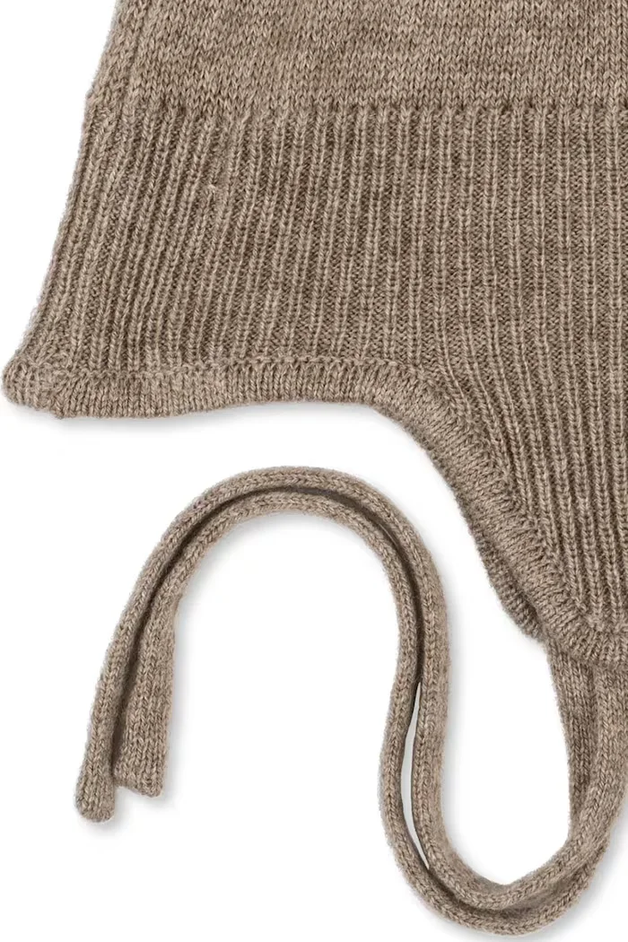 Konges Sløjd шапка с помпон за деца от вълнена материя MATTOU KNIT HELMET кафява KS106150