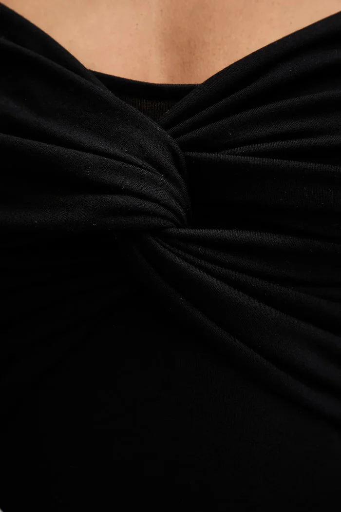 La Mania Боди в черно с изчистен дизайн FOLD