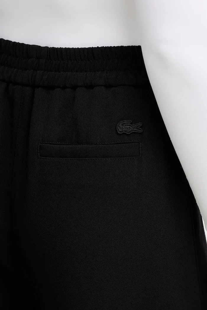 Lacoste Панталон в черно със стандартна кройка с висока талия HF2627