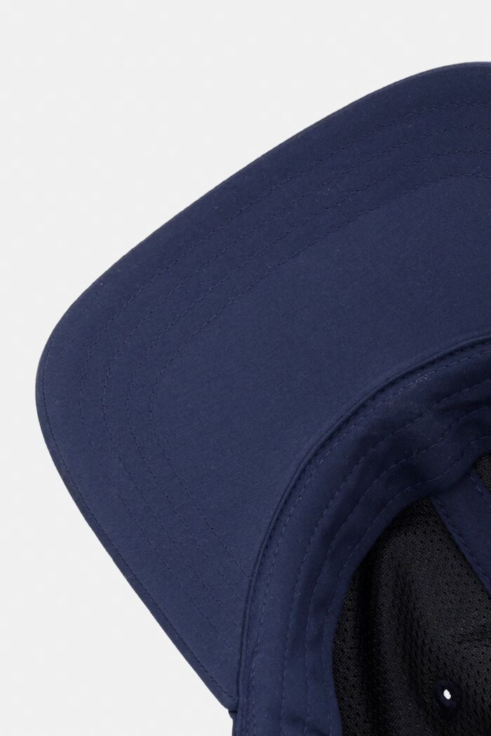 Lacoste Шапка с козирка в лилаво с апликация RK2450
