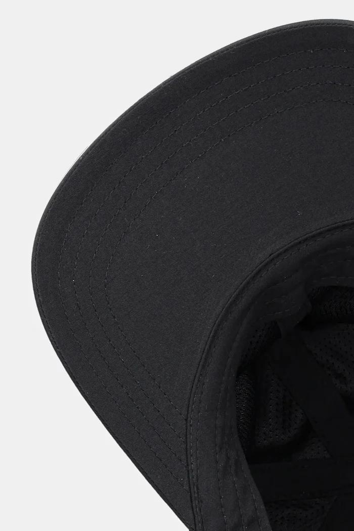 Lacoste Шапка с козирка в лилаво с апликация RK2450