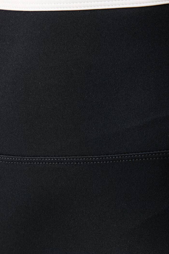le privé клин дамски VARSITY FLARE черен със стандартна талия LP00710