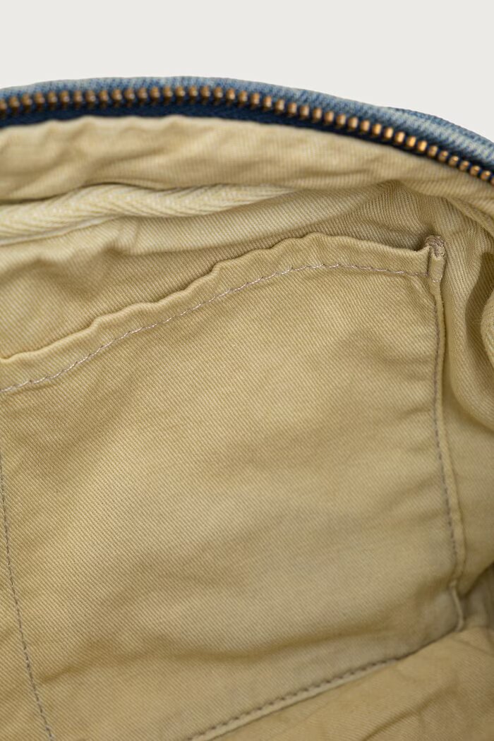 Levi's чанта дамска от деним BLAKE синя 007Z7