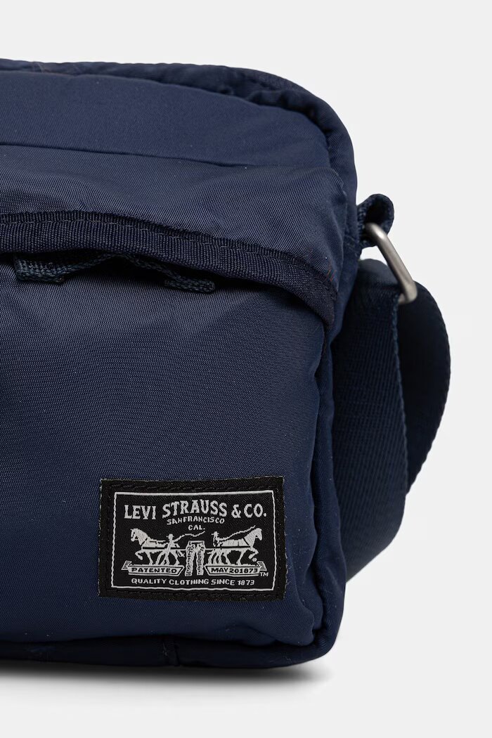 Levi's Чанта през рамо MISSION BAY CROSSBODY в тъмносиньо 004C4-0005