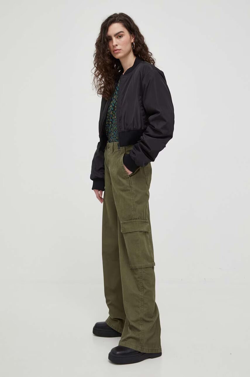 Levi's Памучен панталон BAGGY CARGO
