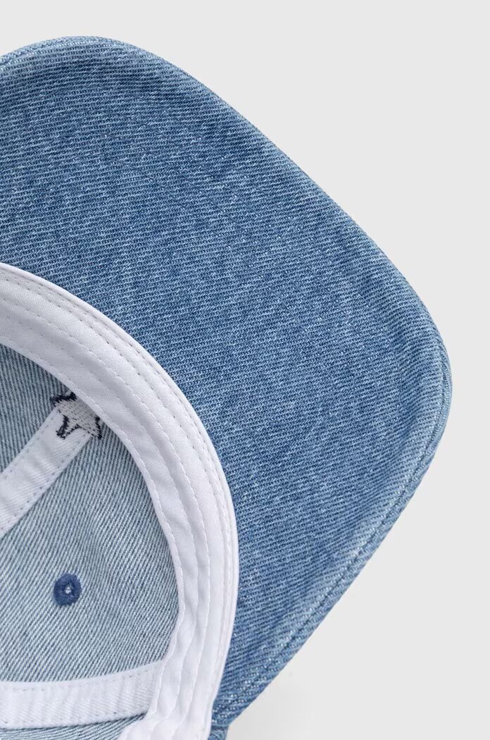 Levi's Памучна шапка с козирка в синьо с изчистен дизайн D7920-0004