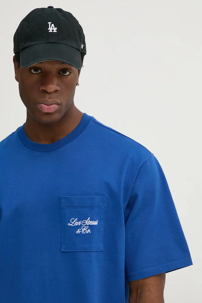 Levi's Памучна тениска HALF SLEEVE GR PCKT T в синьо с изчистен дизайн 001MH