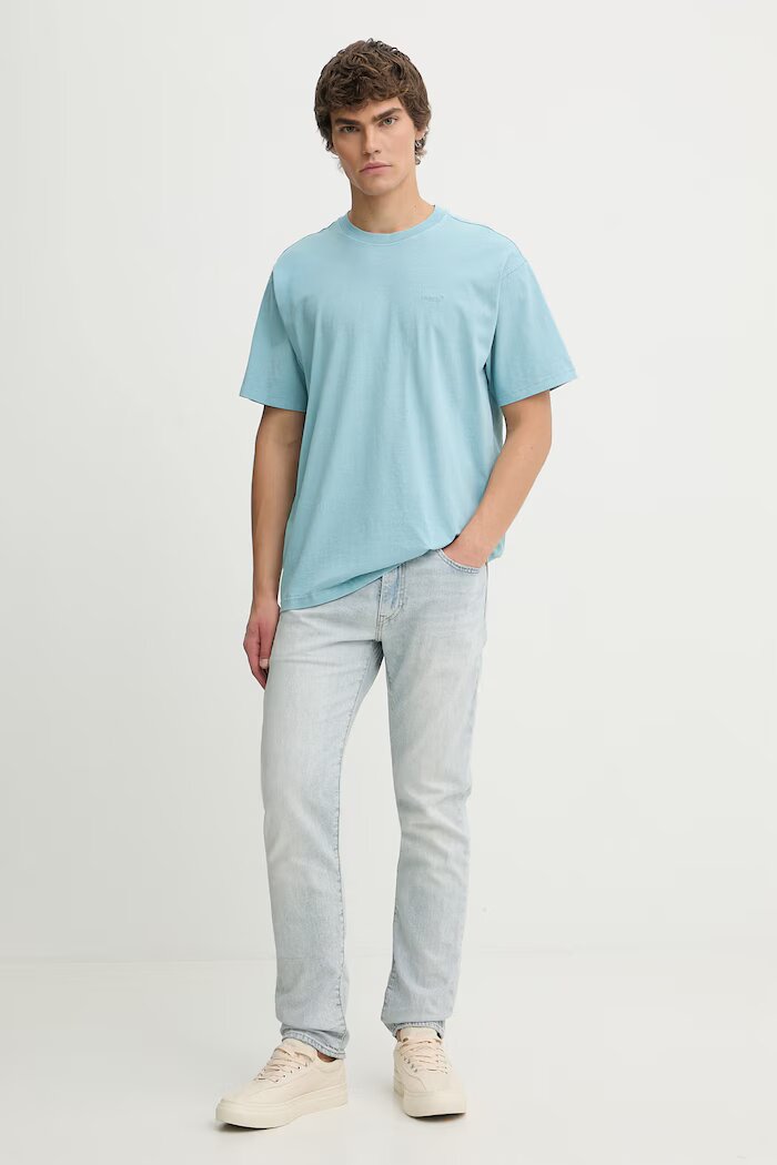 Levi's Памучна тениска RED TAB VINTAGE в синьо с изчистен дизайн A0637-0180