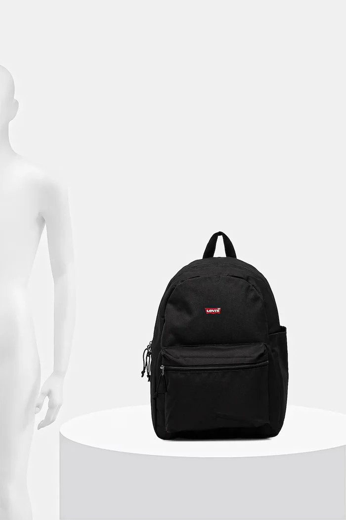 Levi's Раница в черно голям размер с изчистен дизайн 004C7