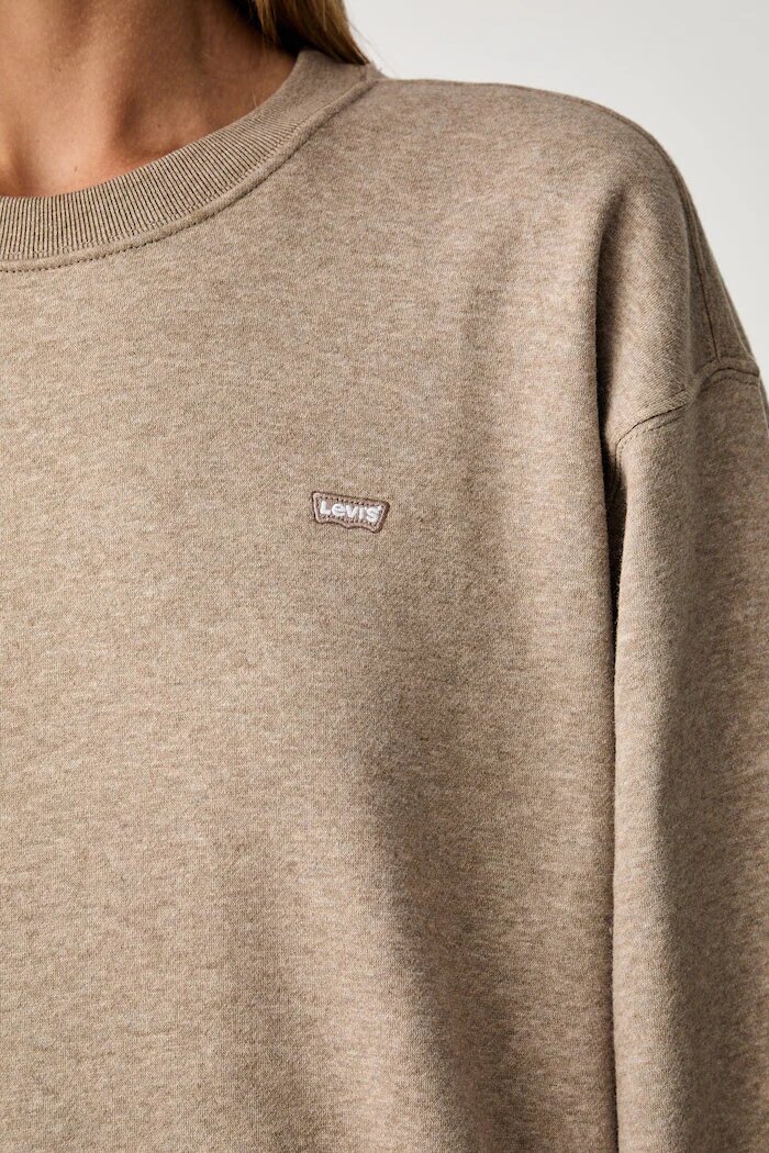 Levi's суичър дамски с памук EVERYDAY CREW кафяв 0082J-0007