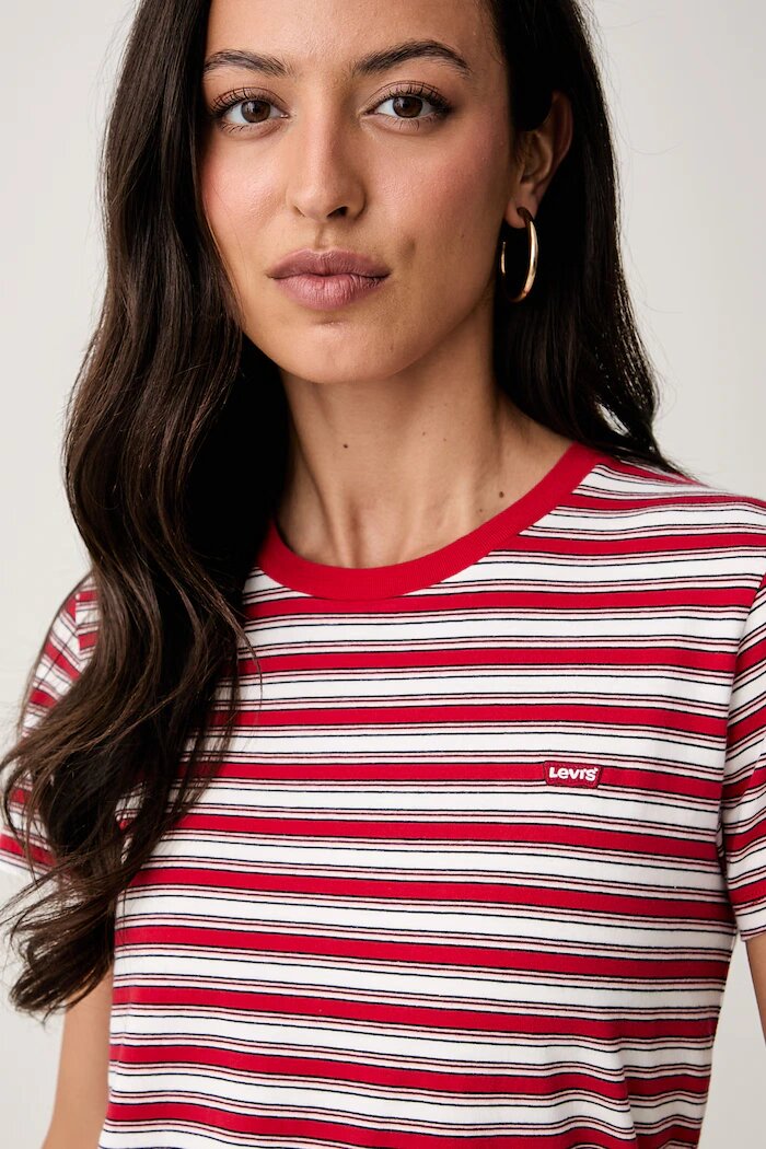 Levi's тениска дамска от памук PERFECT червена 39185